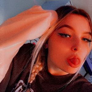 Meet your Posher, Alayna